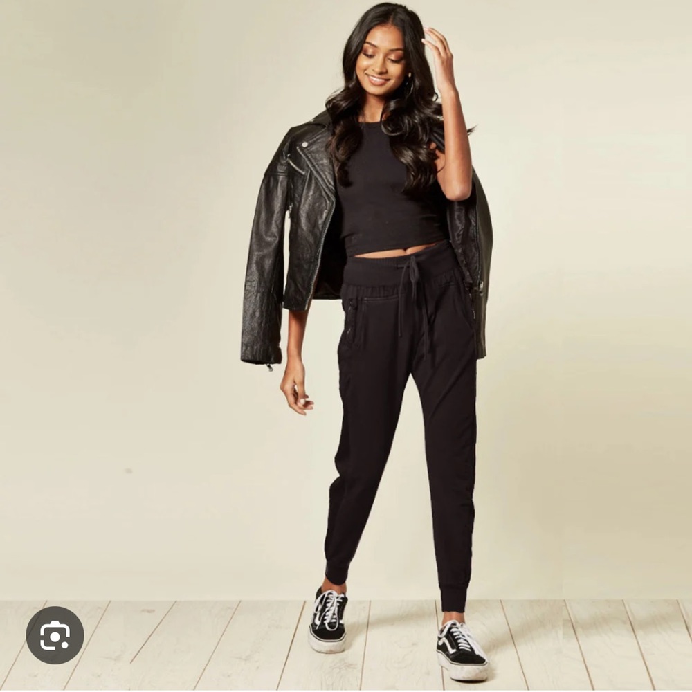 SUZY D ULTIMATE JOGGERS